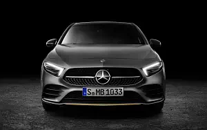 Обои автомобили Mercedes-Benz A-class AMG Line Edition - 2018
