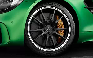 Обои автомобили Mercedes-AMG GT R - 2016