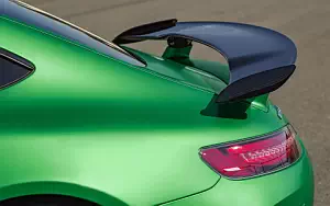 Обои автомобили Mercedes-AMG GT R - 2016
