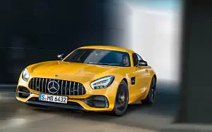   Mercedes-AMG GT S - 2017
