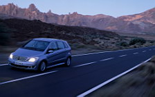 Обои автомобили Mercedes-Benz B200 CDI 2005