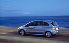Обои автомобили Mercedes-Benz B200 CDI 2005