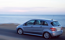 Обои автомобили Mercedes-Benz B200 CDI 2005