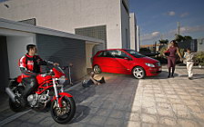   Mercedes-Benz B200 Turbo 2005