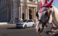   Mercedes-Benz B180 - 2011