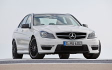 Обои автомобили Mercedes-Benz C63 AMG - 2011