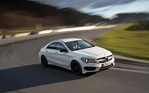   Mercedes-Benz CLA45 AMG - 2013
