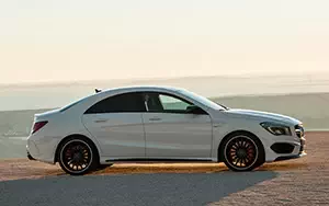   Mercedes-Benz CLA45 AMG - 2013