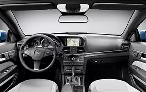   Mercedes-Benz E350 CGI Cabriolet - 2010