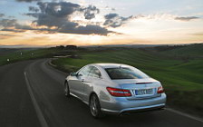 Обои автомобили Mercedes-Benz E-class Coupe E500 AMG Sports Package - 2009