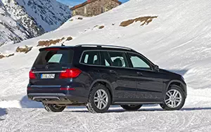   Mercedes-Benz GL500 4MATIC - 2012