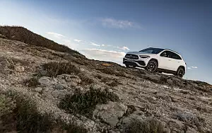   Mercedes-Benz GLA 250 4MATIC AMG Line - 2020