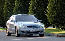 Обои автомобили Mercedes-Benz S500 4matic w220 - 2002