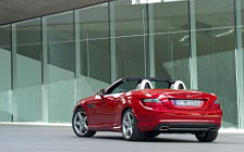   Mercedes-Benz SLK350 AMG Sports Package - 2011