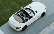 Обои автомобили Mercedes-Benz SLS AMG Roadster - 2011