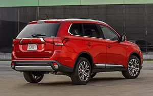 Обои автомобили Mitsubishi Outlander GT US-spec - 2015