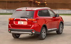 Обои автомобили Mitsubishi Outlander GT US-spec - 2015