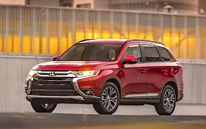   Mitsubishi Outlander SEL US-spec - 2015