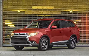   Mitsubishi Outlander SEL US-spec - 2015