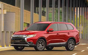   Mitsubishi Outlander SEL US-spec - 2015