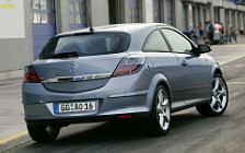 Обои автомобили Opel Astra GTC - 2005