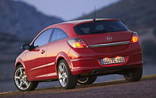 Обои автомобили Opel Astra GTC - 2005
