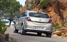 Обои автомобили Opel Astra GTC - 2005