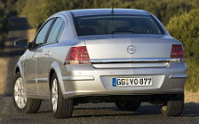 Обои автомобили Opel Astra Sedan - 2007