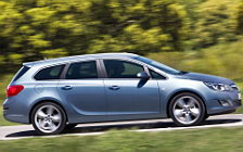   Opel Astra Sports Tourer - 2011