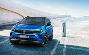   Opel Grandland Hybrid4 - 2021
