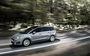 Обои автомобили Peugeot 5008 - 2013