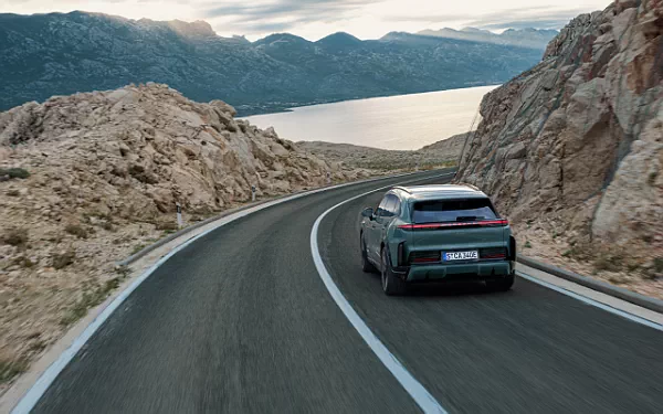 ���� ���������� Porsche Cayenne Turbo Electric - 2026