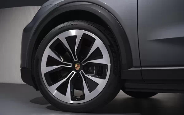 ���� ���������� Porsche Cayenne Electric - 2026