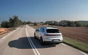   Porsche Cayenne S E-Hybrid (Carrara White Metallic) - 2023