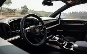   Porsche Cayenne S E-Hybrid (Carrara White Metallic) - 2023