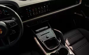   Porsche Cayenne S E-Hybrid (Carrara White Metallic) - 2023