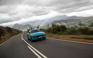 Обои автомобили Porsche Macan Turbo (Miami Blue) - 2019