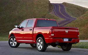   Ram 1500 Express Crew Cab - 2012