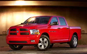   Ram 1500 Express Crew Cab - 2012