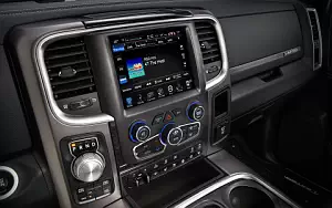  Ram 1500 Laramie Limited Crew Cab - 2015