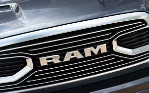   Ram 1500 Limited Tungsten Edition Crew Cab - 2017
