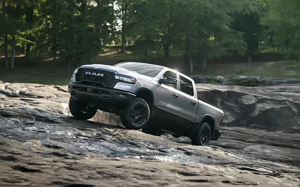   Ram 1500 Rebel (Billet Silver Metallic/Diamond Black) - 2024