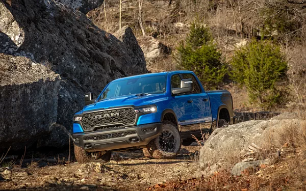   Ram 1500 Rebel (Hydro Blue/Diamond Black) - 2024