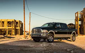   Ram 2500 Heavy Duty Laramie Mega Cab - 2013
