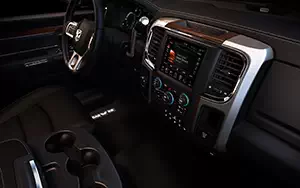   Ram 2500 Heavy Duty Laramie Mega Cab - 2013
