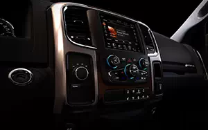   Ram 2500 Heavy Duty Laramie Mega Cab - 2013