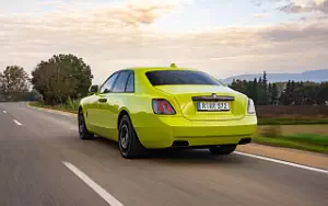   Rolls-Royce Black Badge Ghost Idealist - 2025