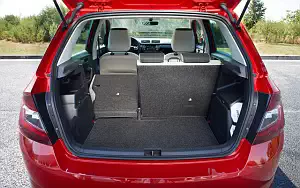 Обои автомобили Skoda Fabia - 2018