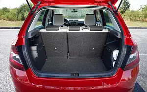 Обои автомобили Skoda Fabia - 2018