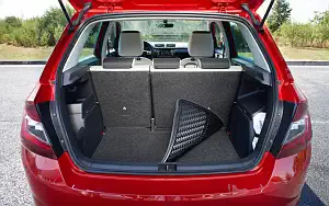 Обои автомобили Skoda Fabia - 2018